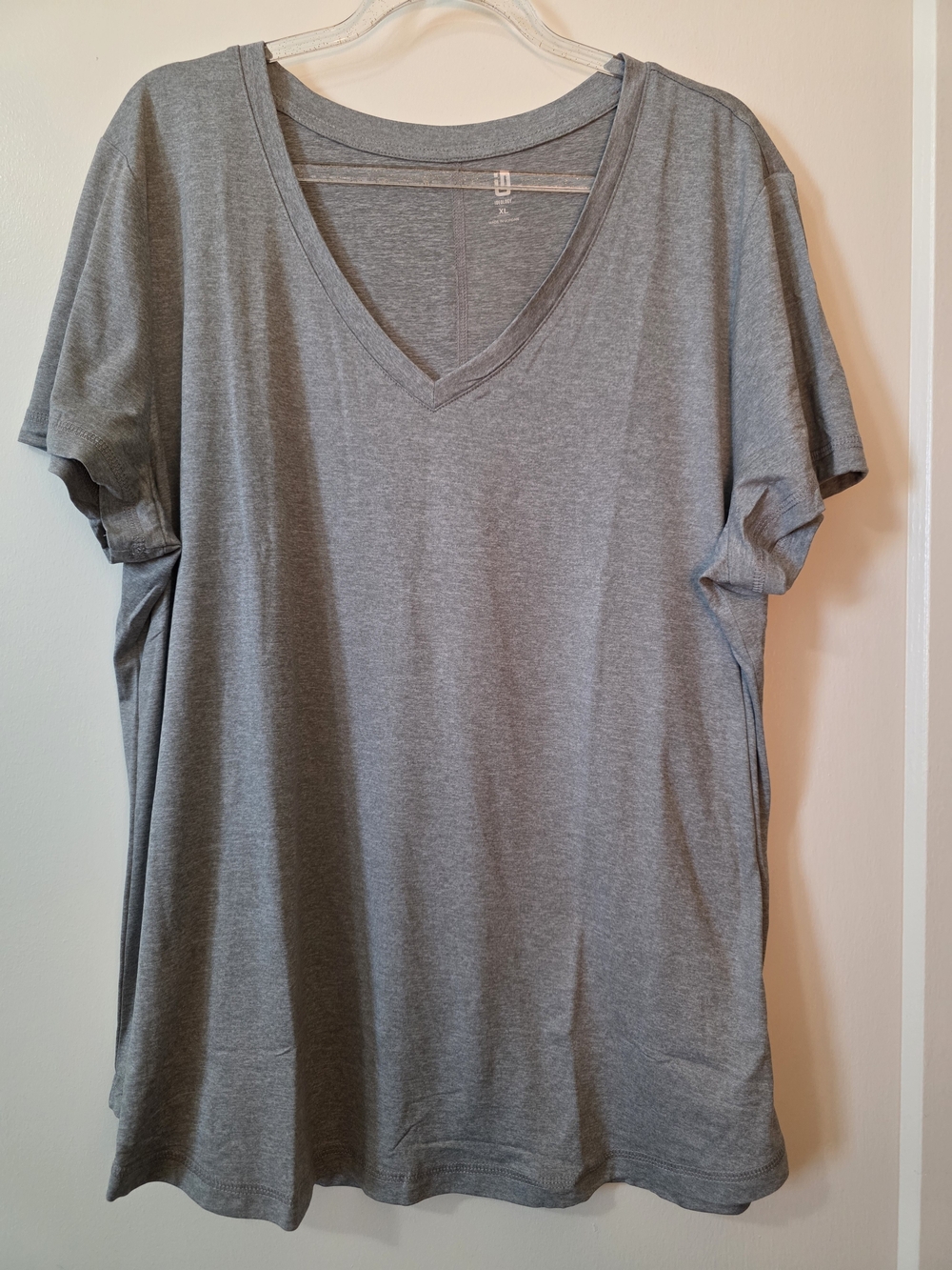 Women's V-Neck Short Sleeve Tee - Gray New XL